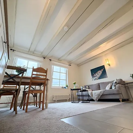 Hafenbrise - Hooksiel * Шиллиг